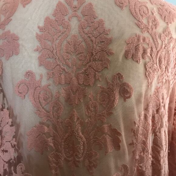 Honey Punch Mauve Lace Kimono with fringe on the sleeves and hem Medium - Picture 4 of 9